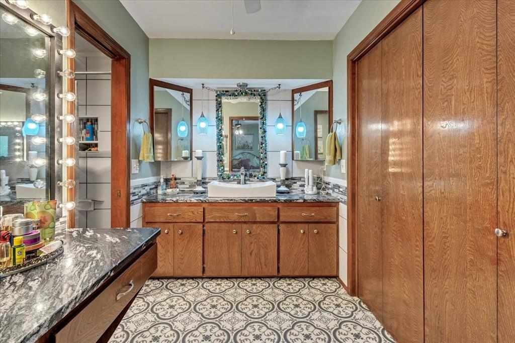 1007 Mockingbird Lane