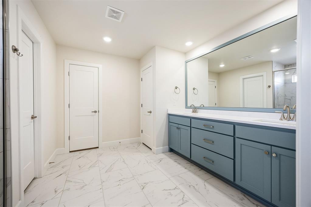 2316 Los Angeles Avenue