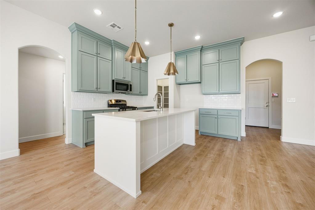 2316 Los Angeles Avenue