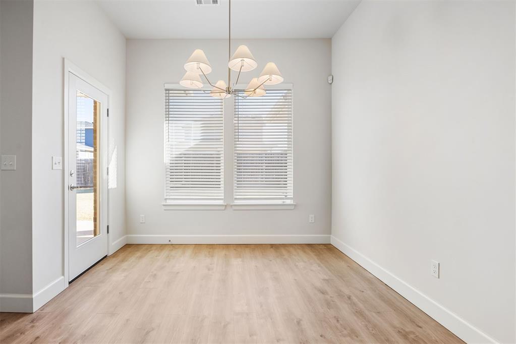 2316 Los Angeles Avenue