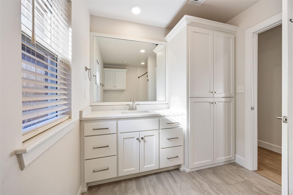 2316 Los Angeles Avenue