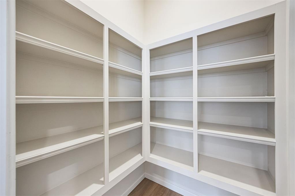 2316 Los Angeles Avenue