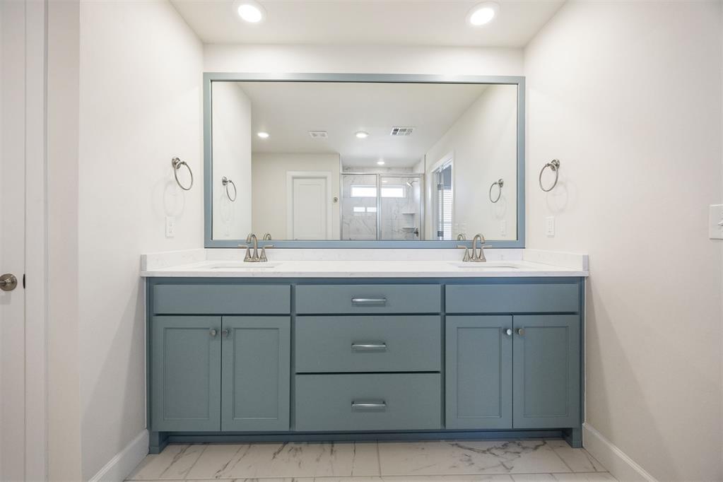 2316 Los Angeles Avenue