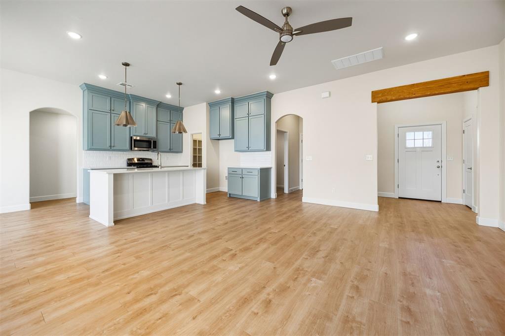 2316 Los Angeles Avenue