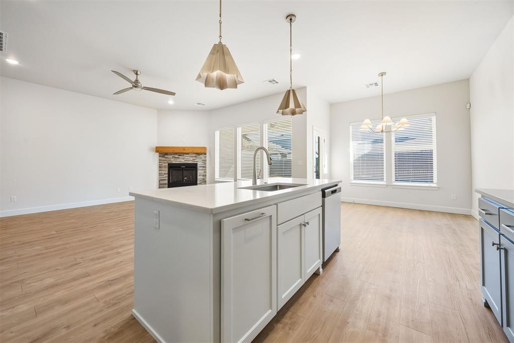 2316 Los Angeles Avenue