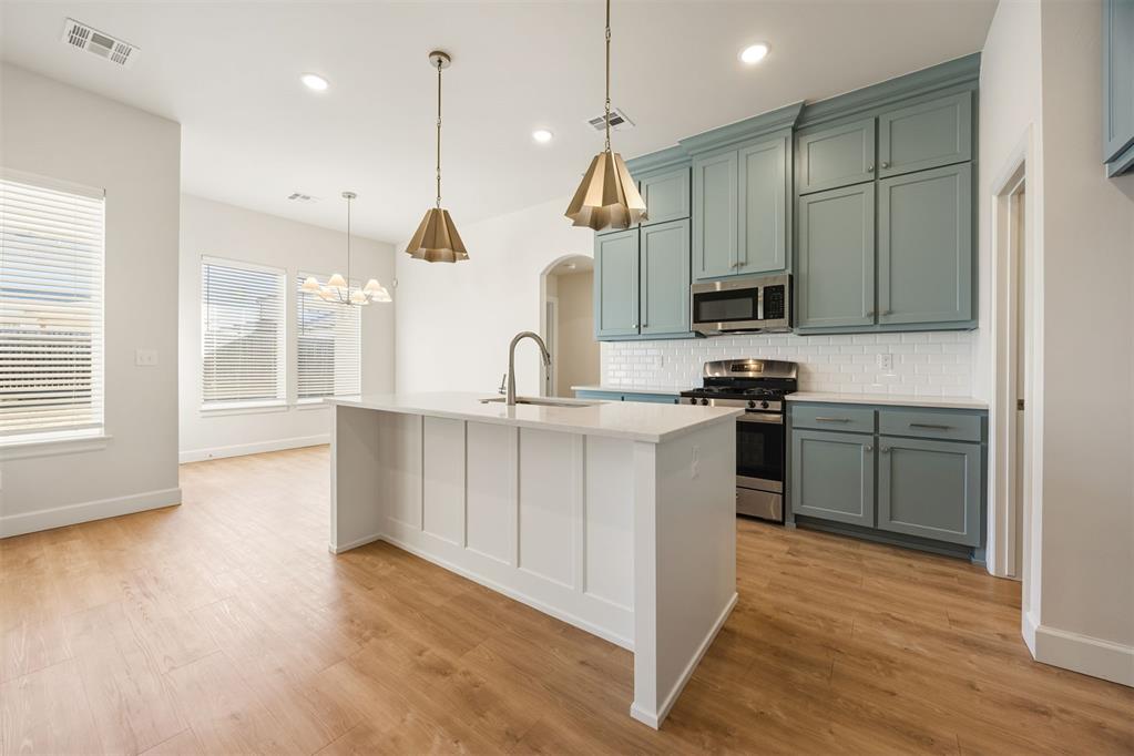 2316 Los Angeles Avenue