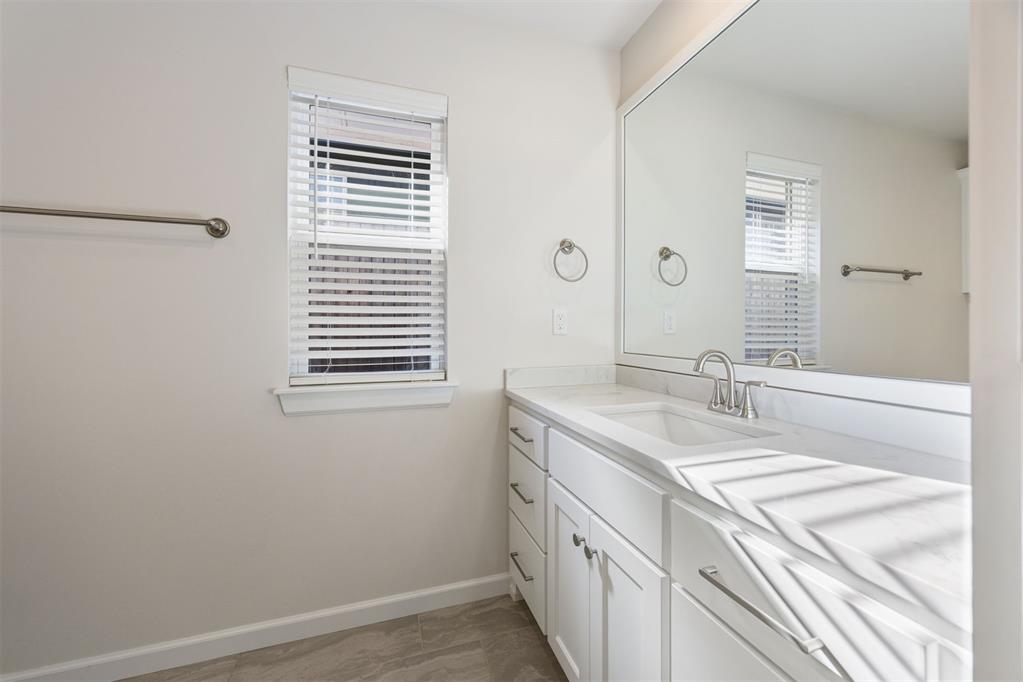 2316 Los Angeles Avenue