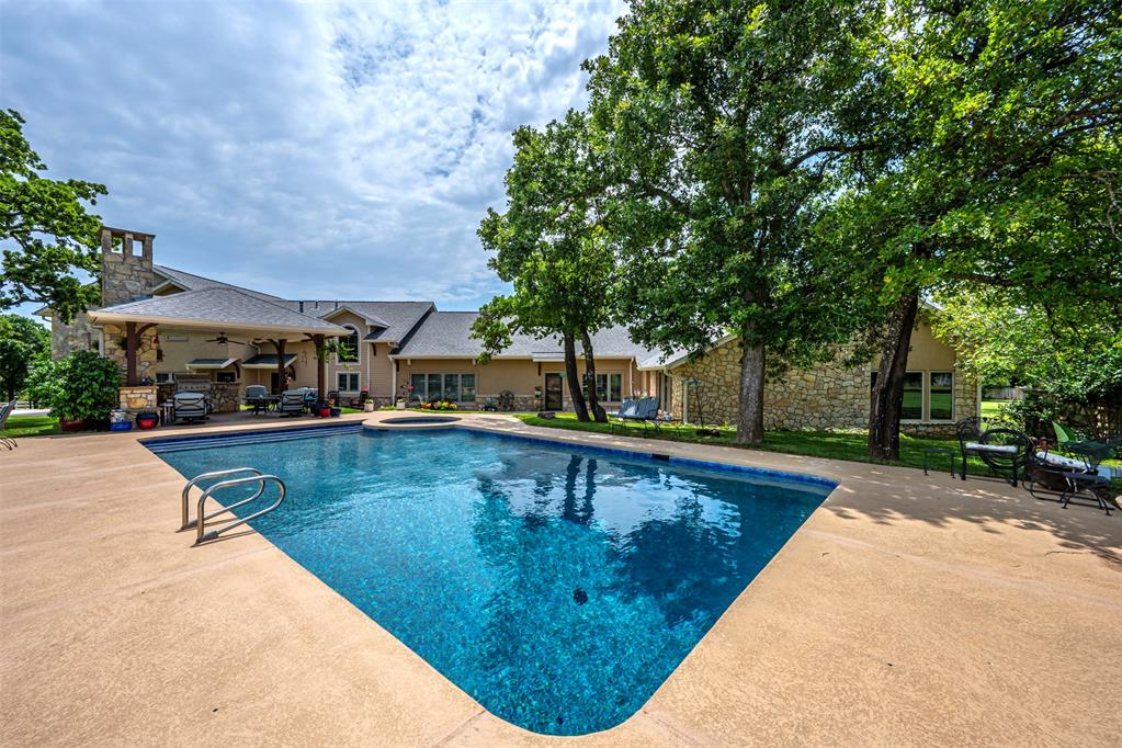 1701 Woodhill Road
