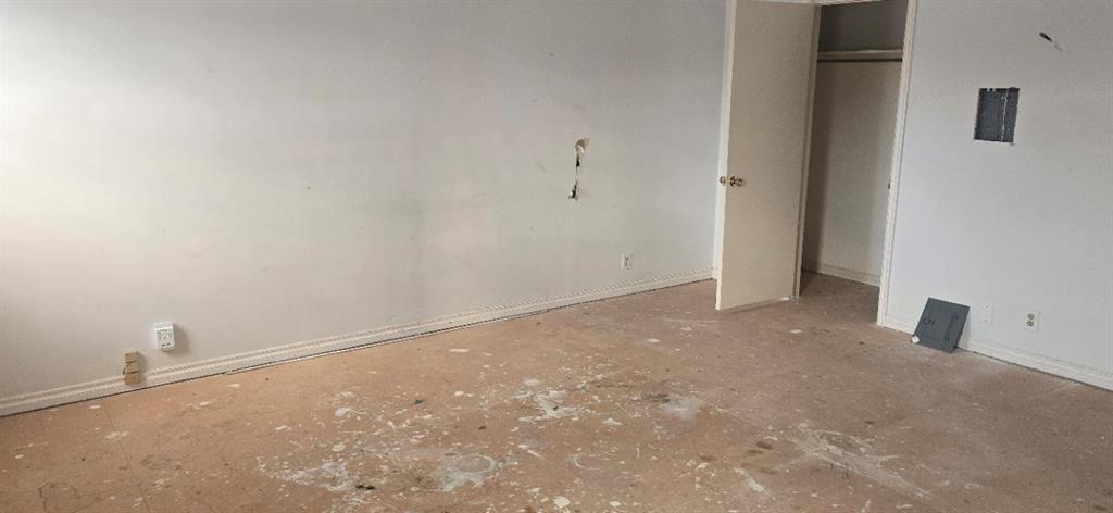 6341 Glenbrook Court