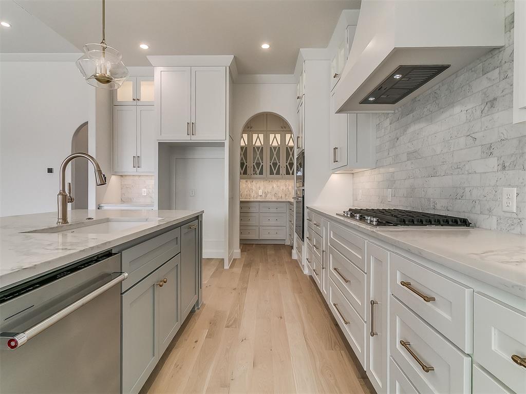 16413 Burgundy West Drive