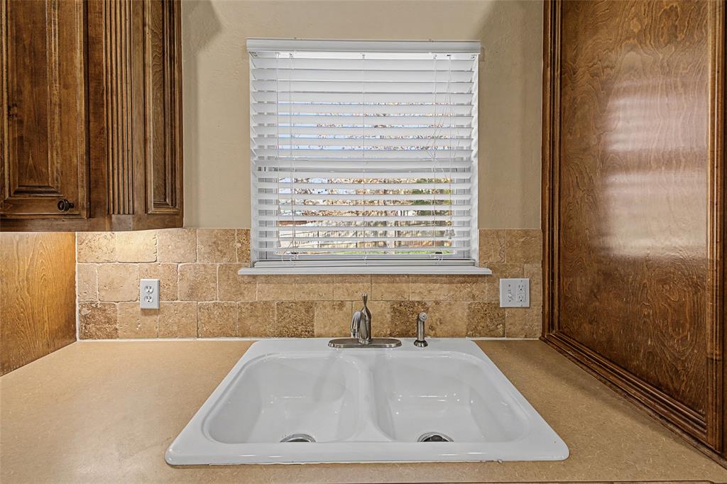 3988 Rock Dove Landing