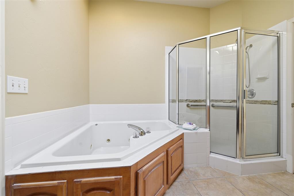 800 Longmeadow Court