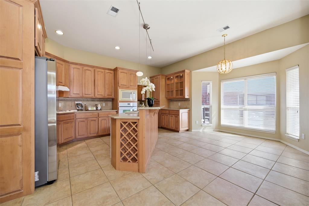 800 Longmeadow Court