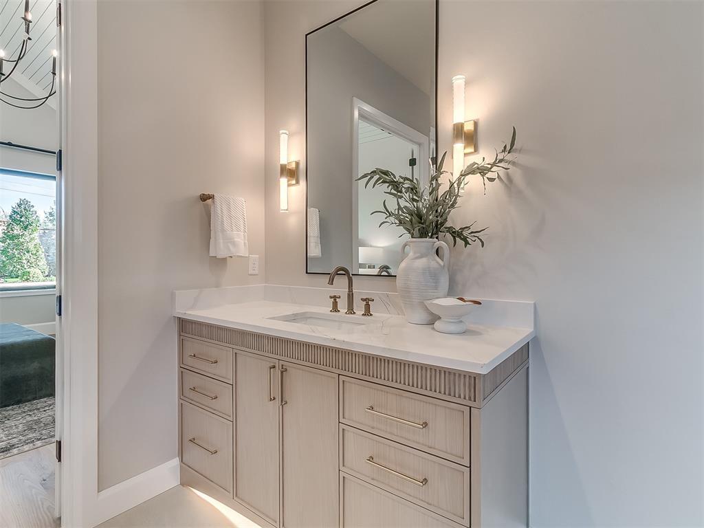 6201 NW 150th Terrace