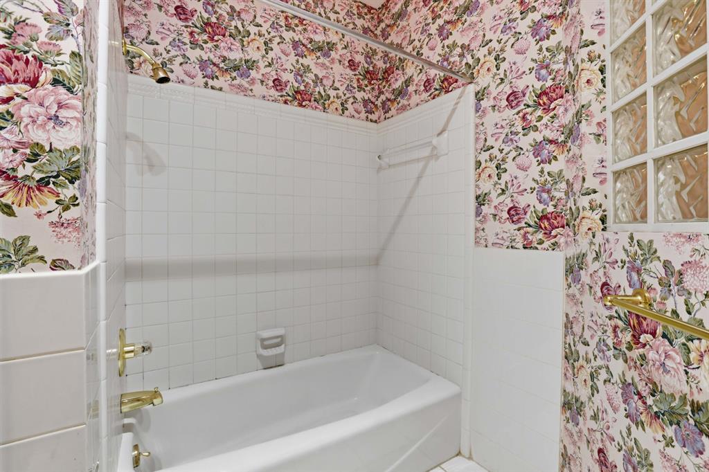 1414 E Twin Brook Terrace