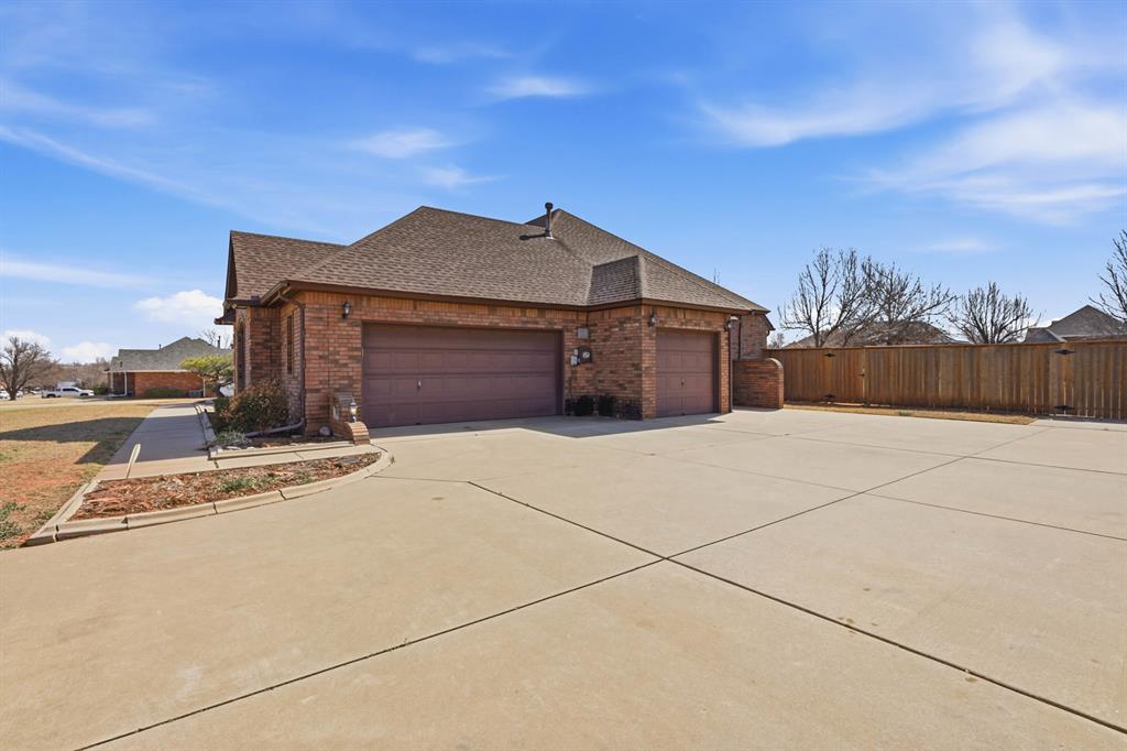 1414 E Twin Brook Terrace