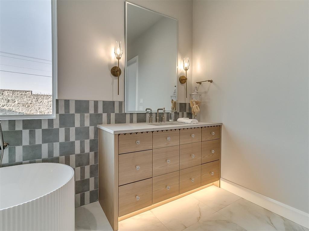 6305 NW 150th Terrace