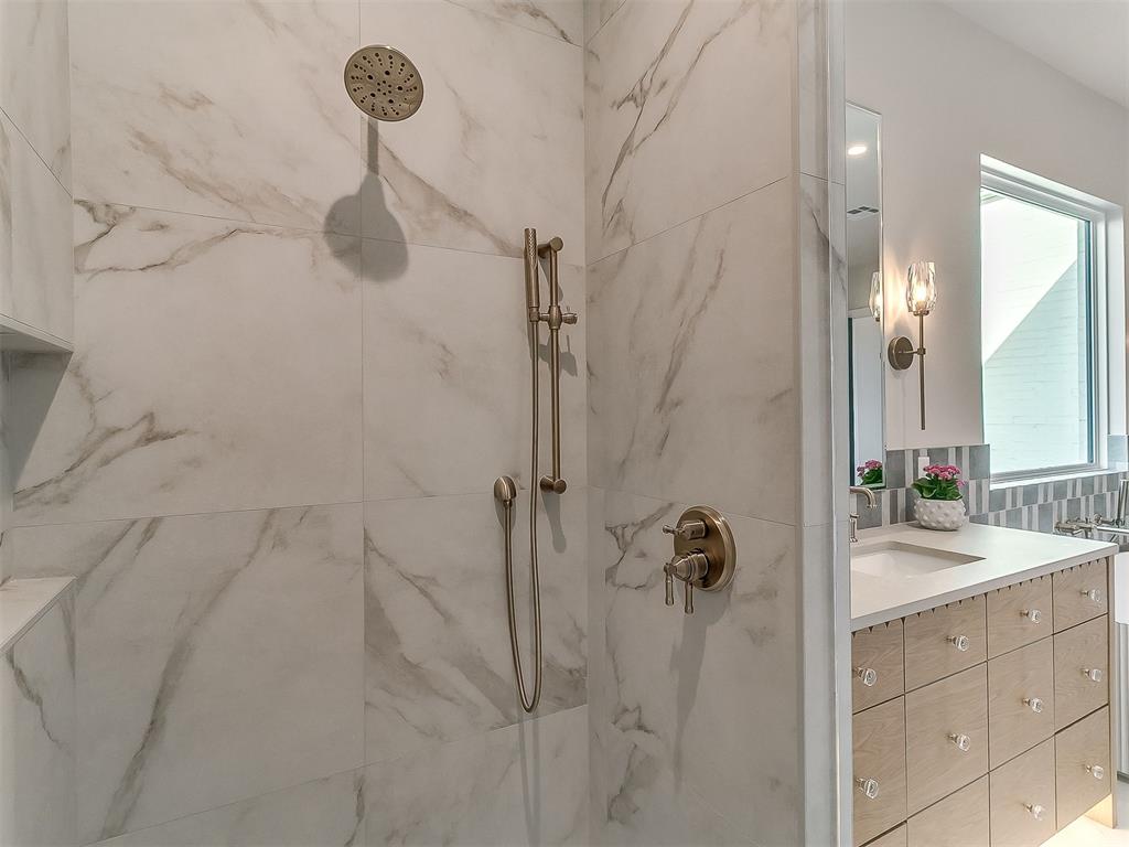 6305 NW 150th Terrace