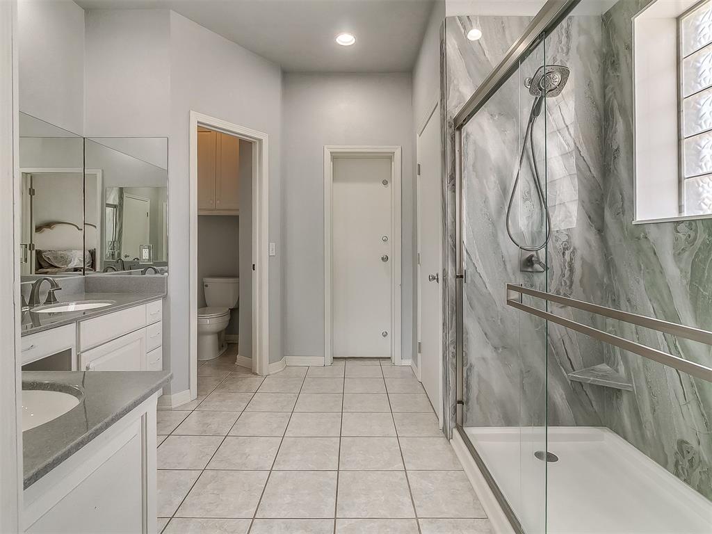 10200 Oak Park Drive