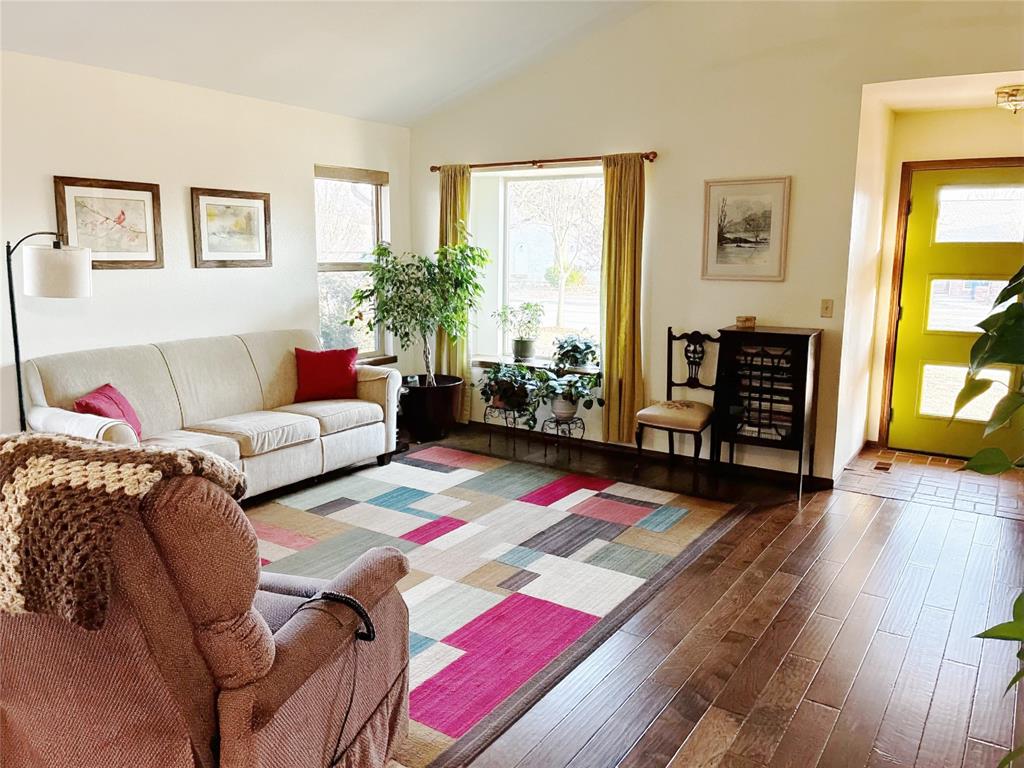 1301 Mockingbird Lane