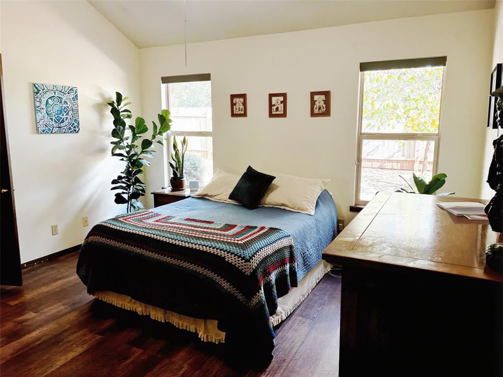 1301 Mockingbird Lane