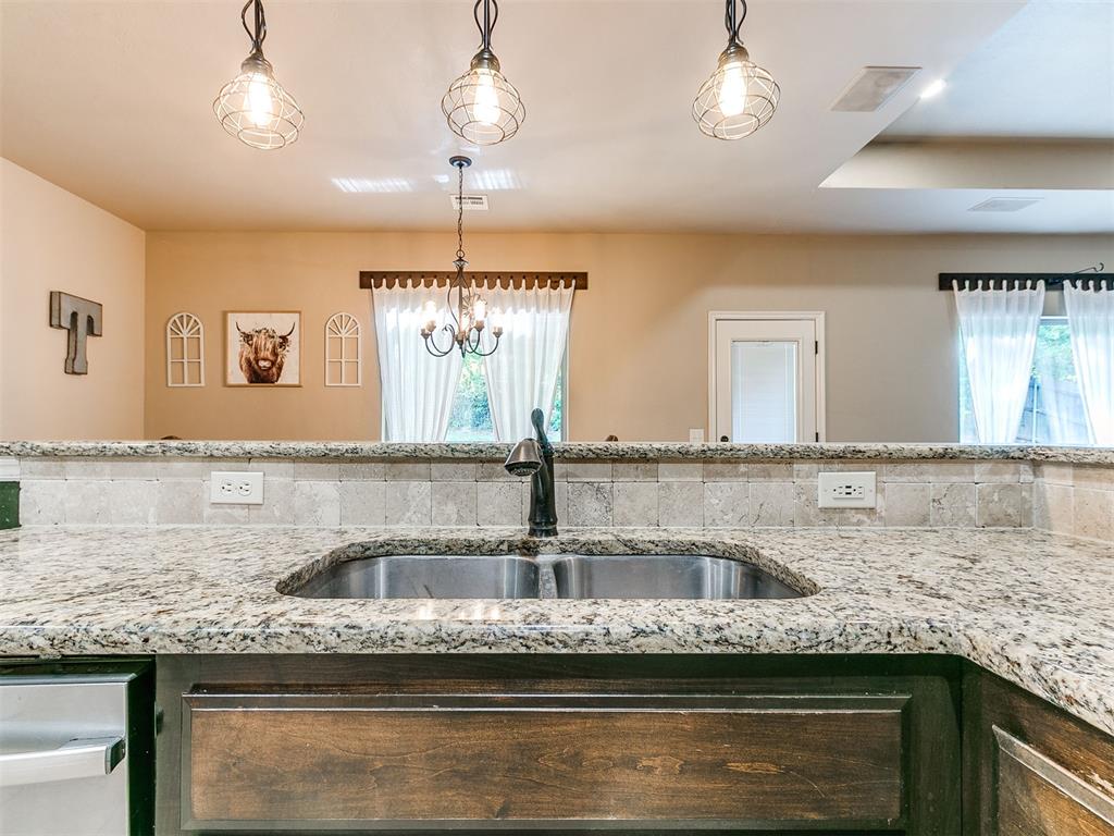 1595 Red River Circle