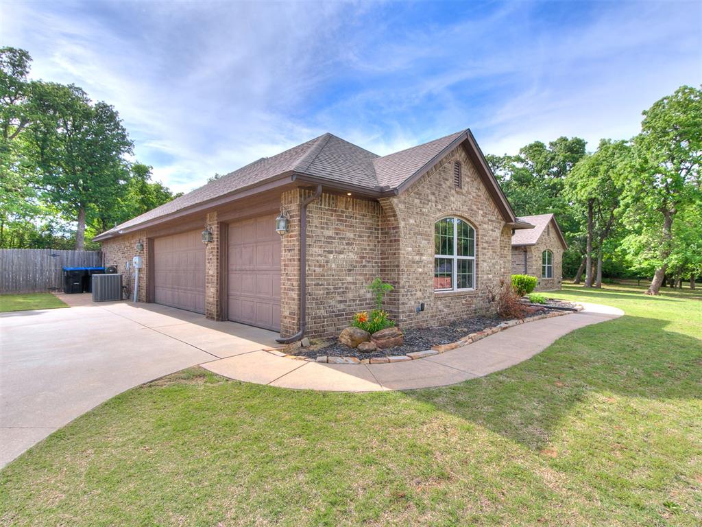 1595 Red River Circle