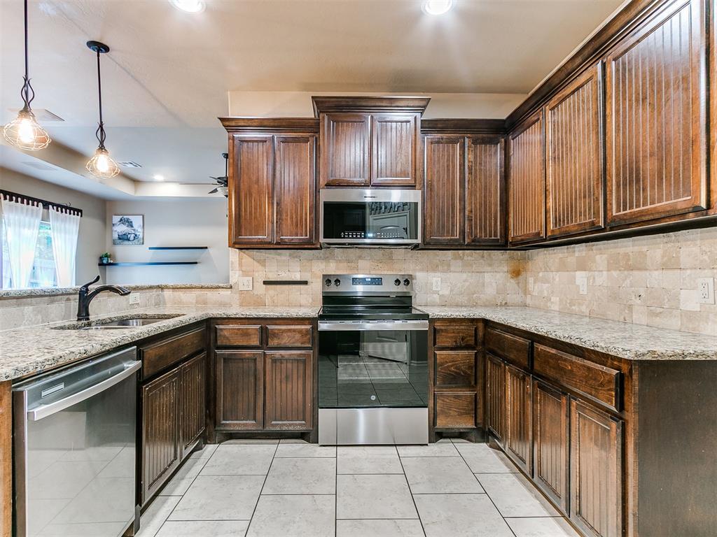 1595 Red River Circle