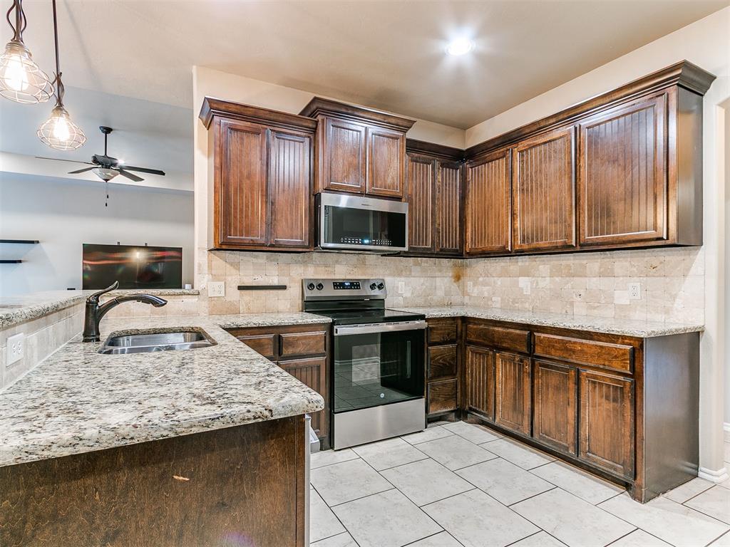 1595 Red River Circle