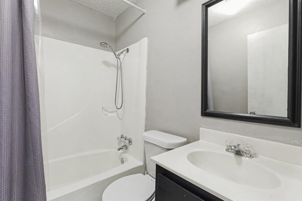 9828 Hefner Village Place