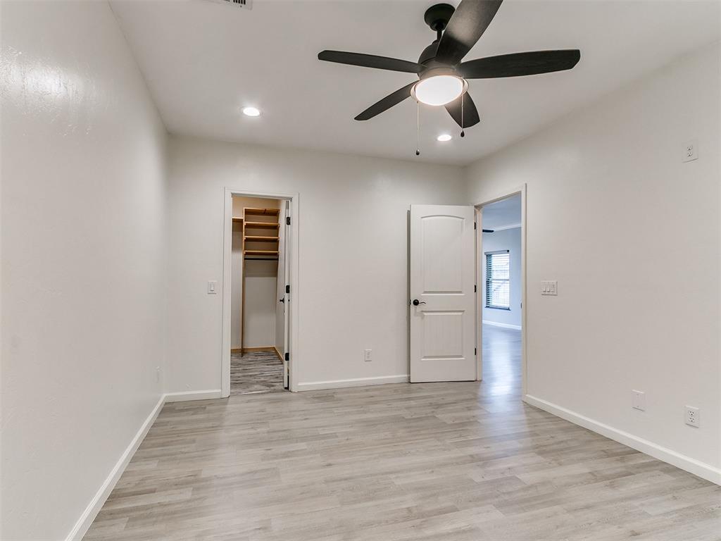 208 E Broadway Avenue