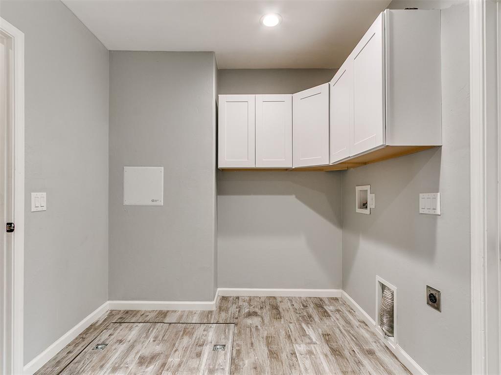 208 E Broadway Avenue