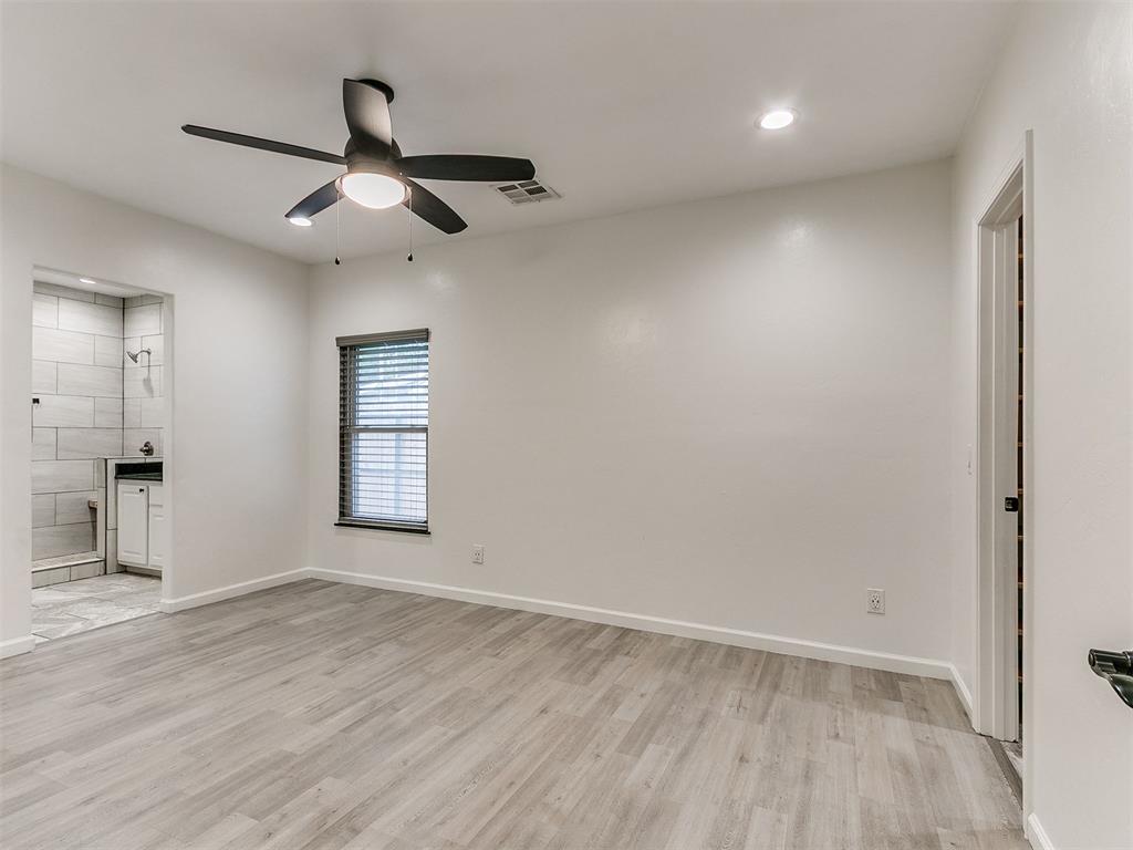 208 E Broadway Avenue