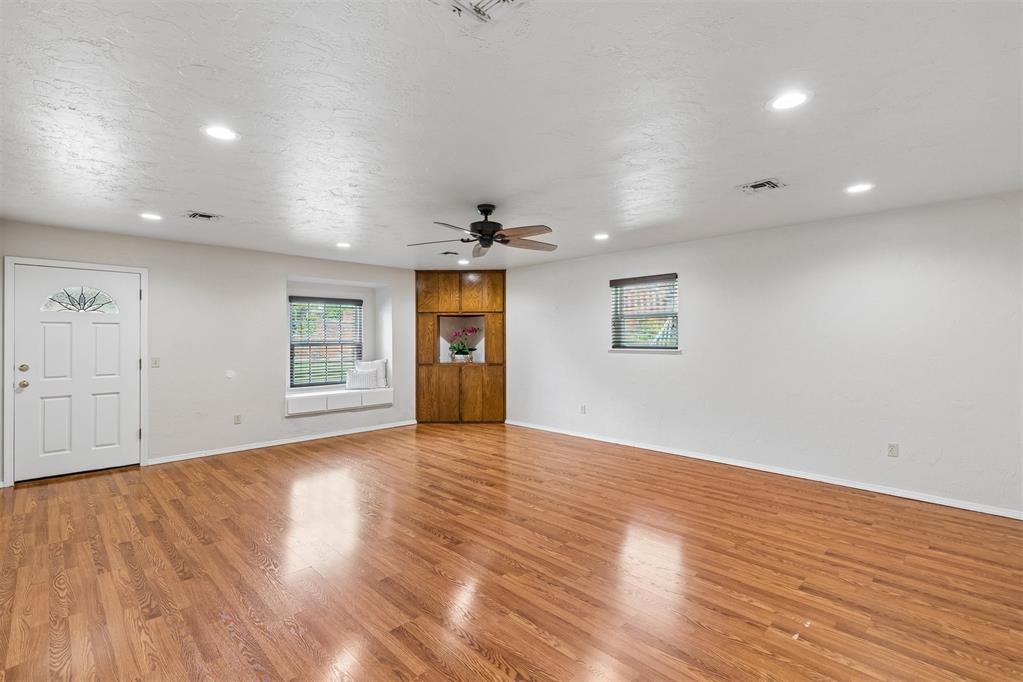 5005 NW 62nd Terrace