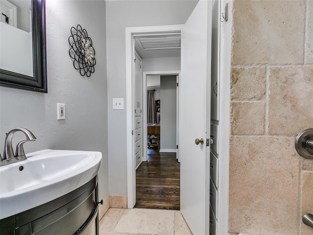 2821 NW 67th Street