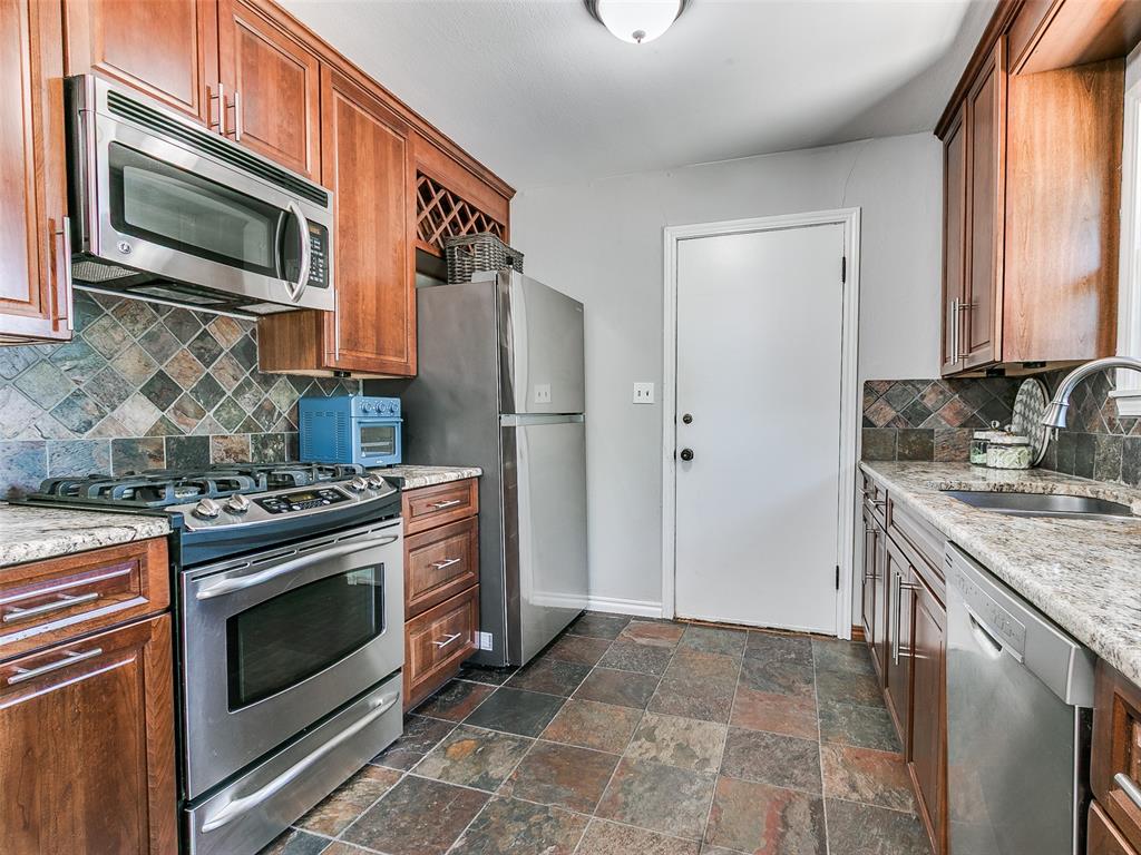 2821 NW 67th Street
