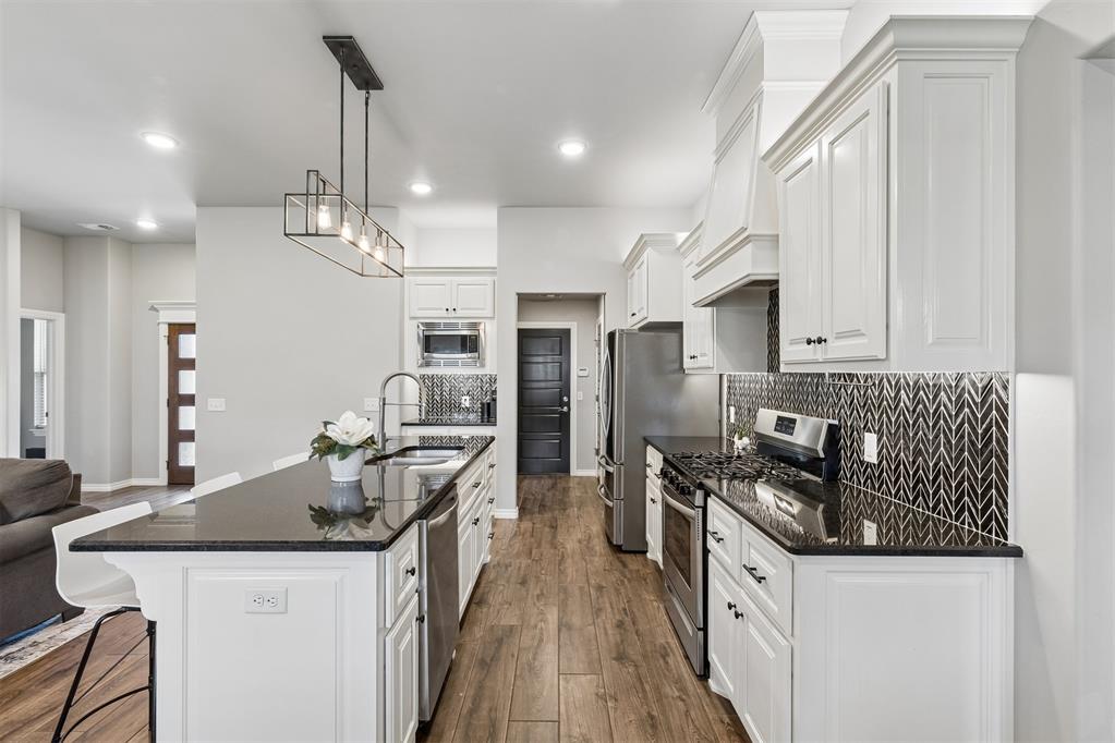 7932 Mimosa Drive