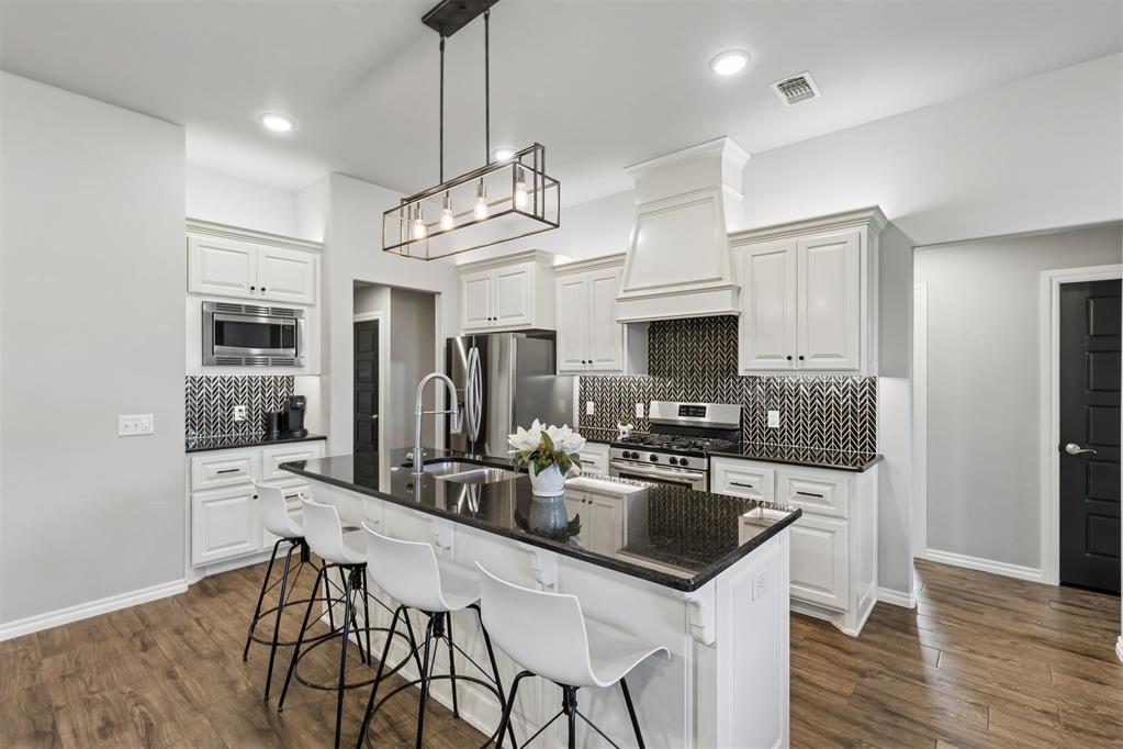 7932 Mimosa Drive