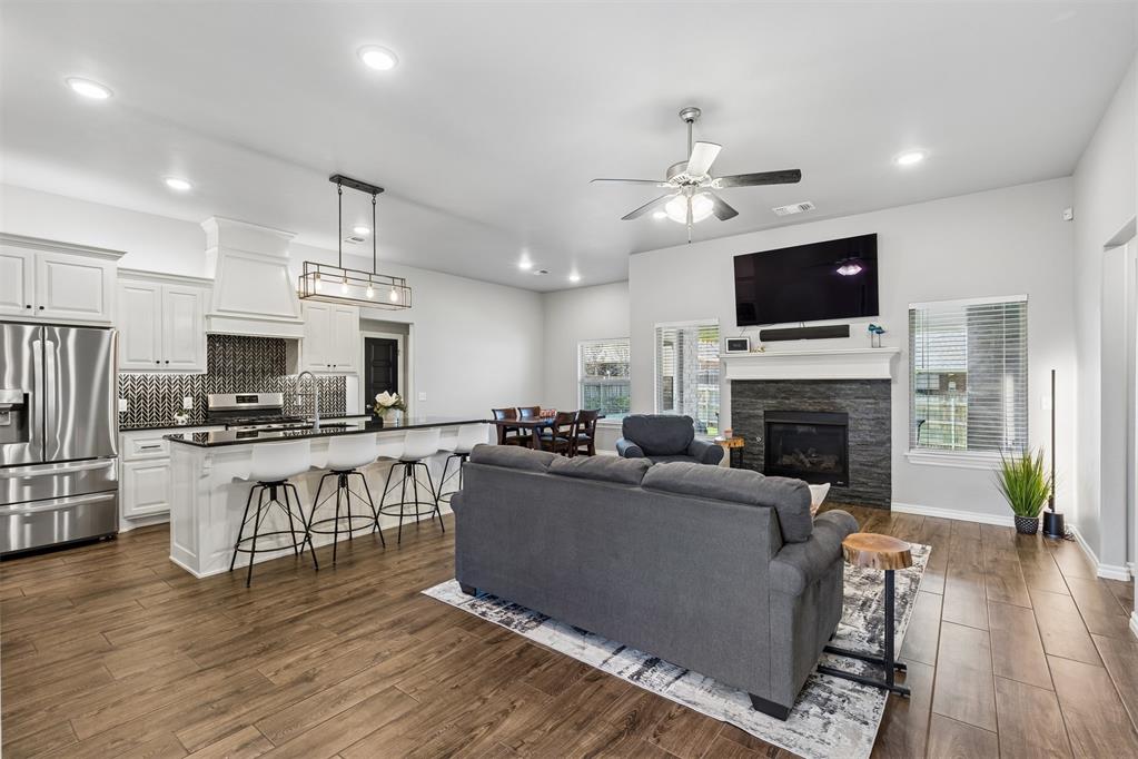 7932 Mimosa Drive