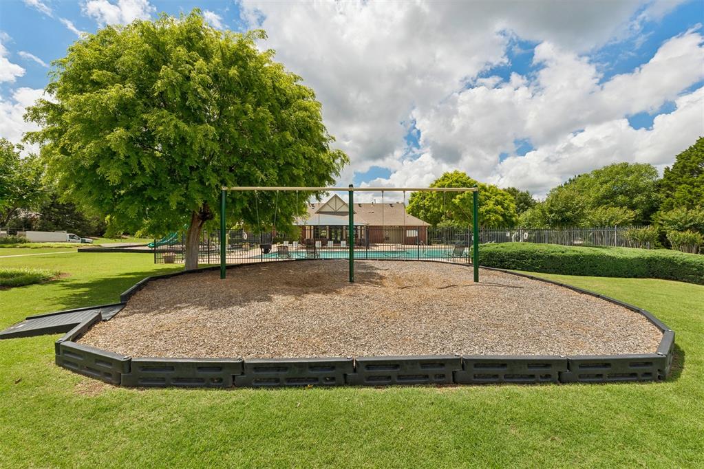 608 Ash Grove Circle