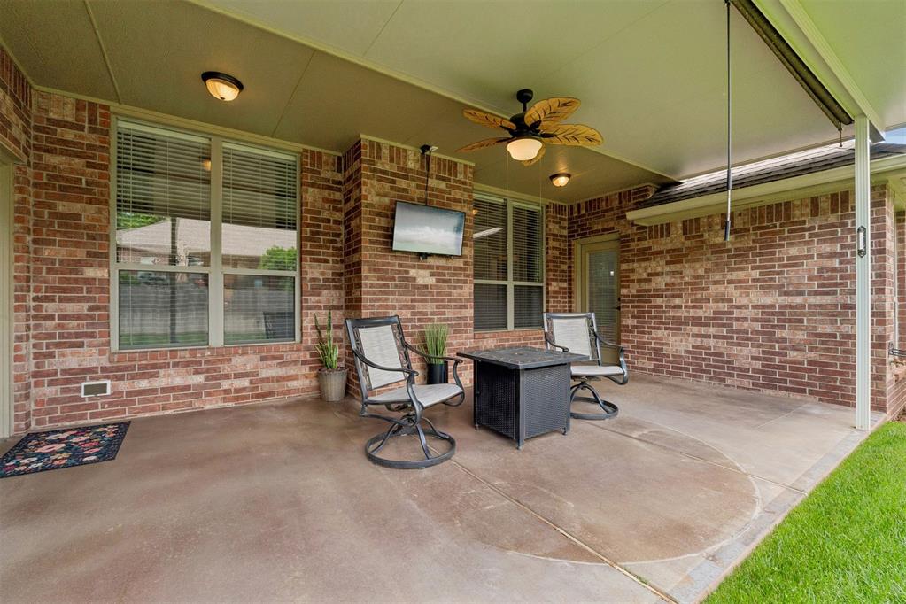 608 Ash Grove Circle