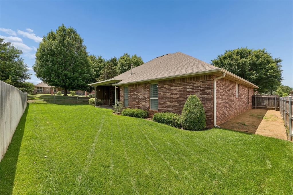 608 Ash Grove Circle