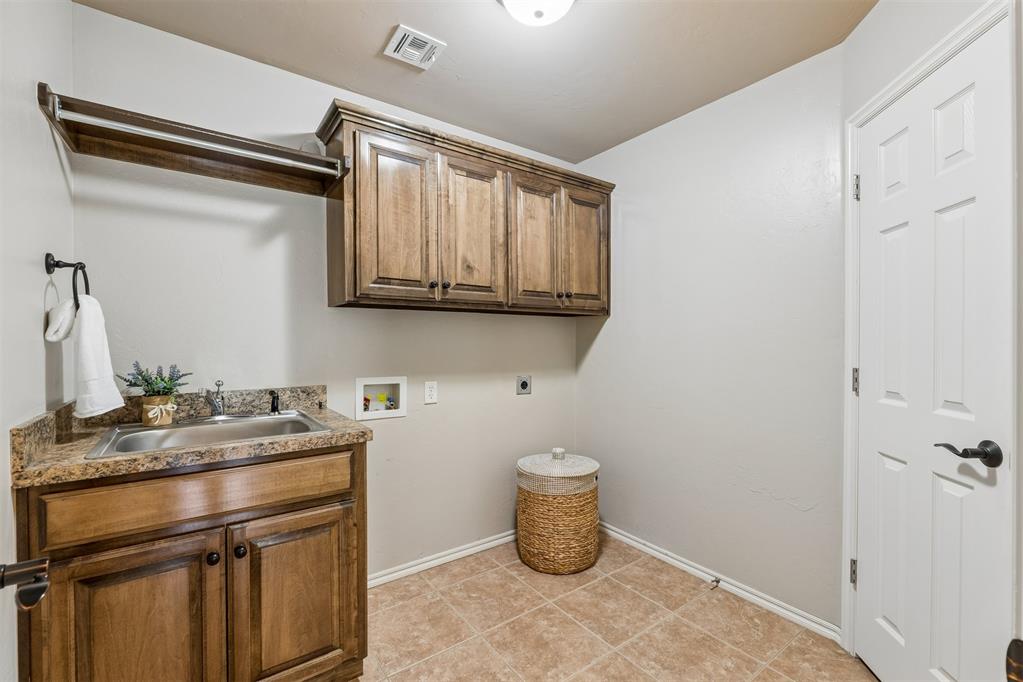 608 Ash Grove Circle