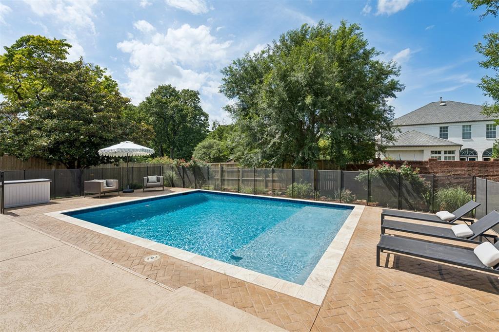 1011 Irvine Terrace