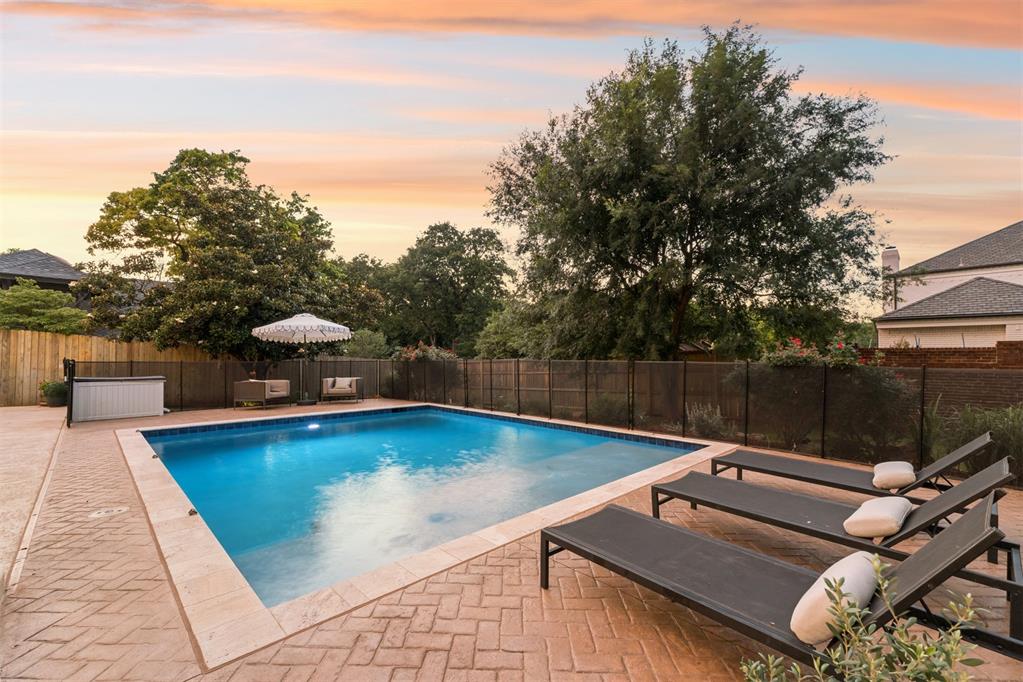 1011 Irvine Terrace