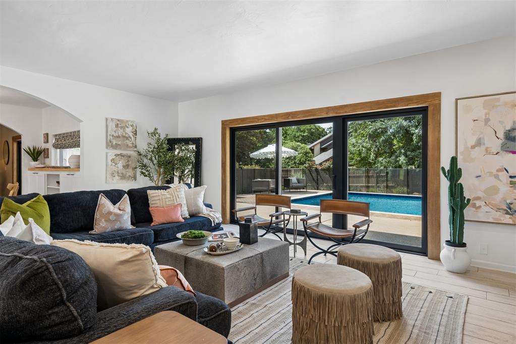 1011 Irvine Terrace