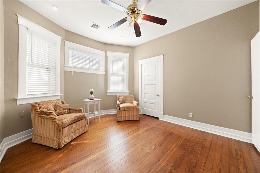 111 NW 25th Street