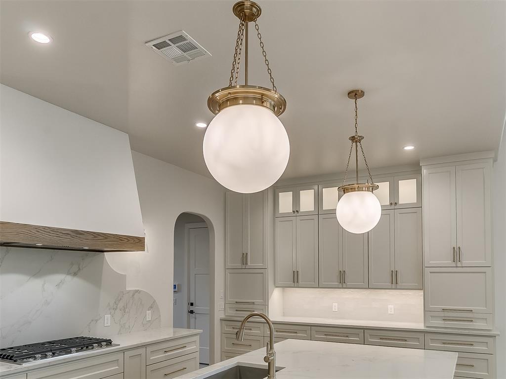3101 Wood Thrush Way