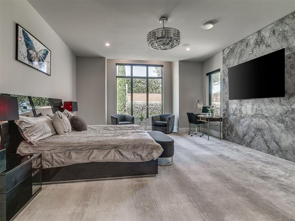 15617 Woodleaf Lane