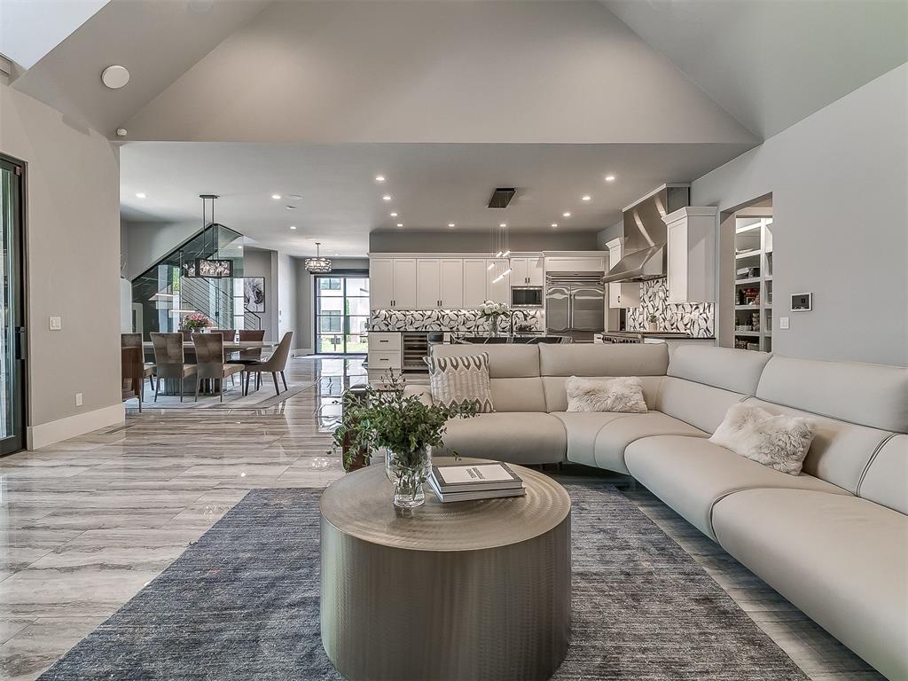 15617 Woodleaf Lane